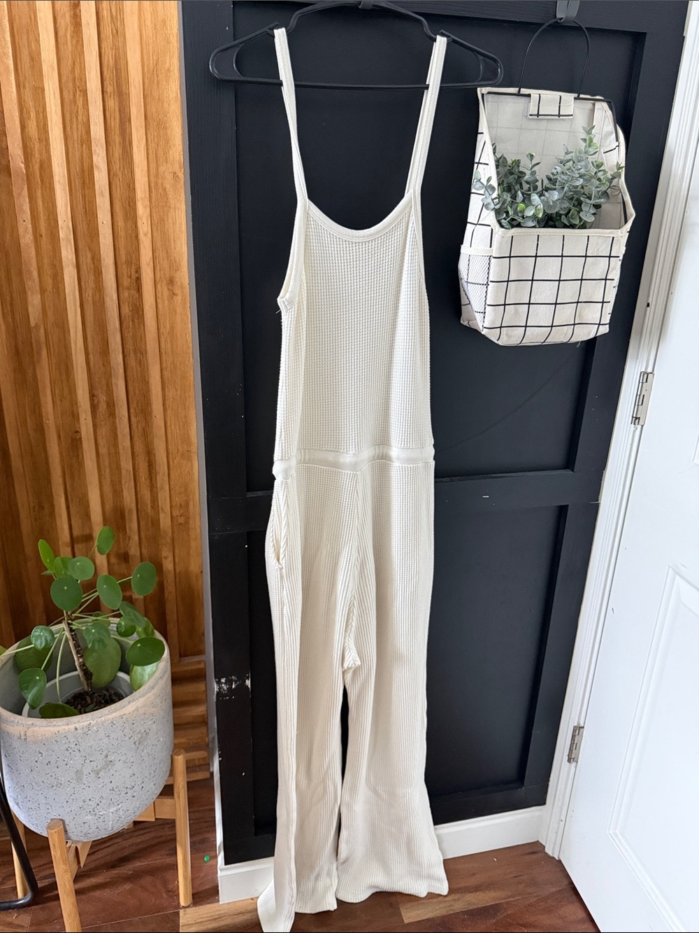 Set Active Cream Lounge Waffle Knit Cami Wide Leg Jumpsuit. XS - Picture 3 of 5
